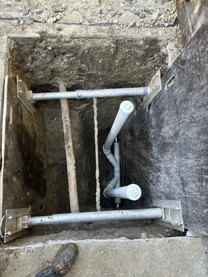 Experienced plumber completing Drain Cleaning work in Rossmoor